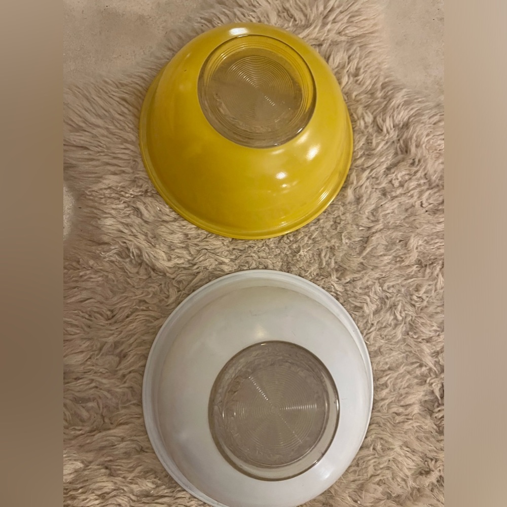 Set of 2 Vintage Pyrex Clear Bottom Nesting Bowls